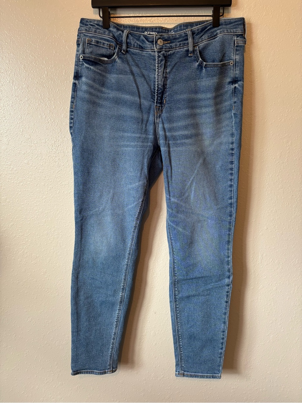 Old Navy rockstar super skinny jeans